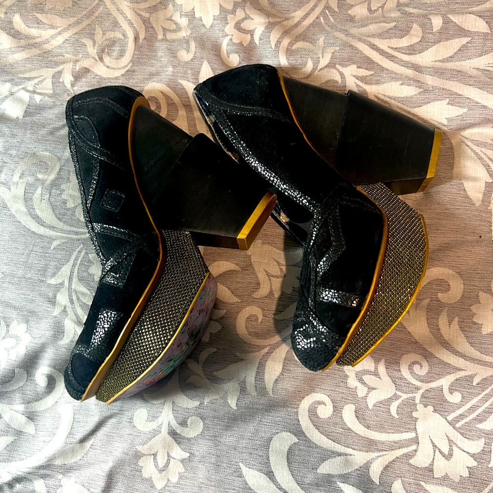 Irregular choice black and gold heels